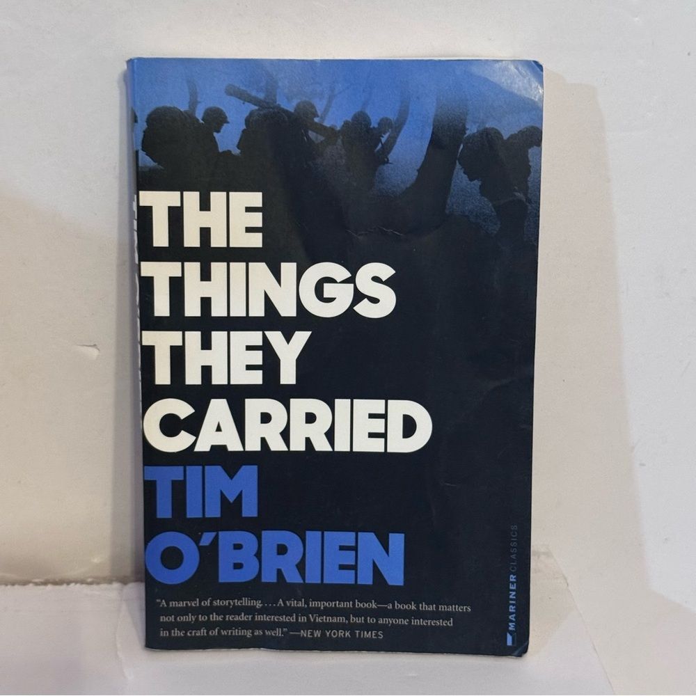 The Things They Carried by Tim O'Brien Paperback book